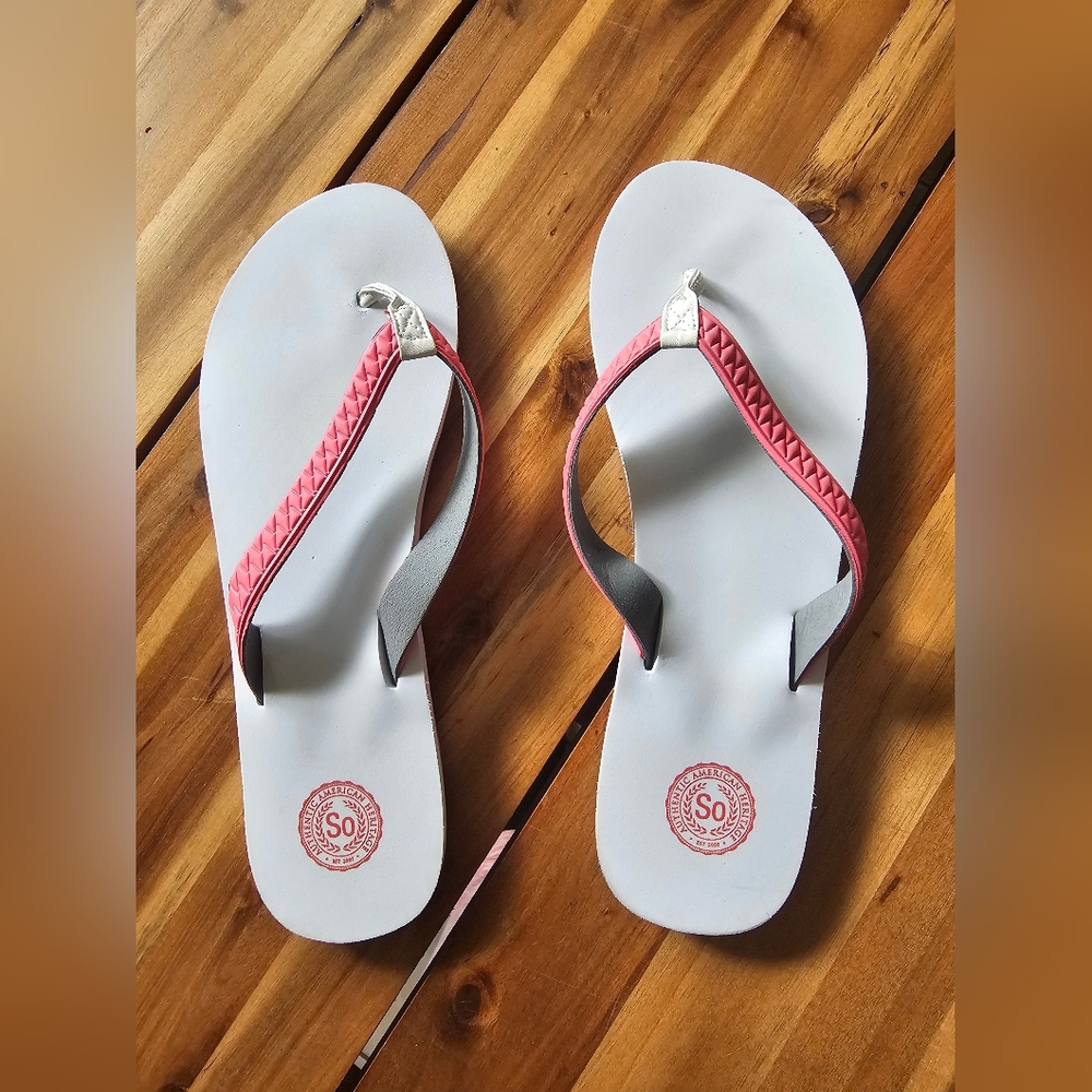 NWOT Authentic American Heritage White and Pink Flip Flops - Picture 4 of 7
